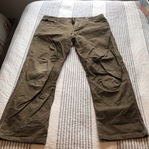 34 x 30 Kuhl Ryder pants in great condition.
